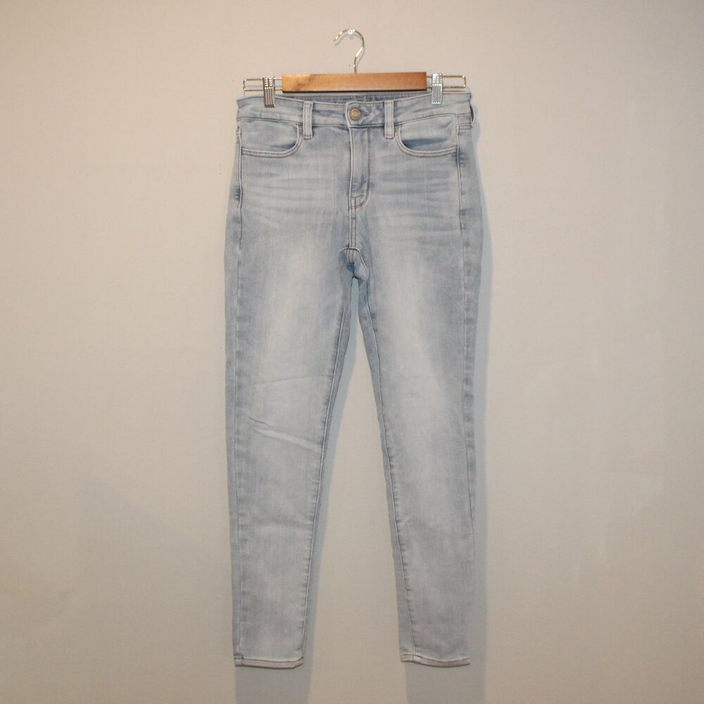 American Eagle Light Wash Hi-Rise Jeggings